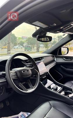 جیپ گراند شیرۆکی